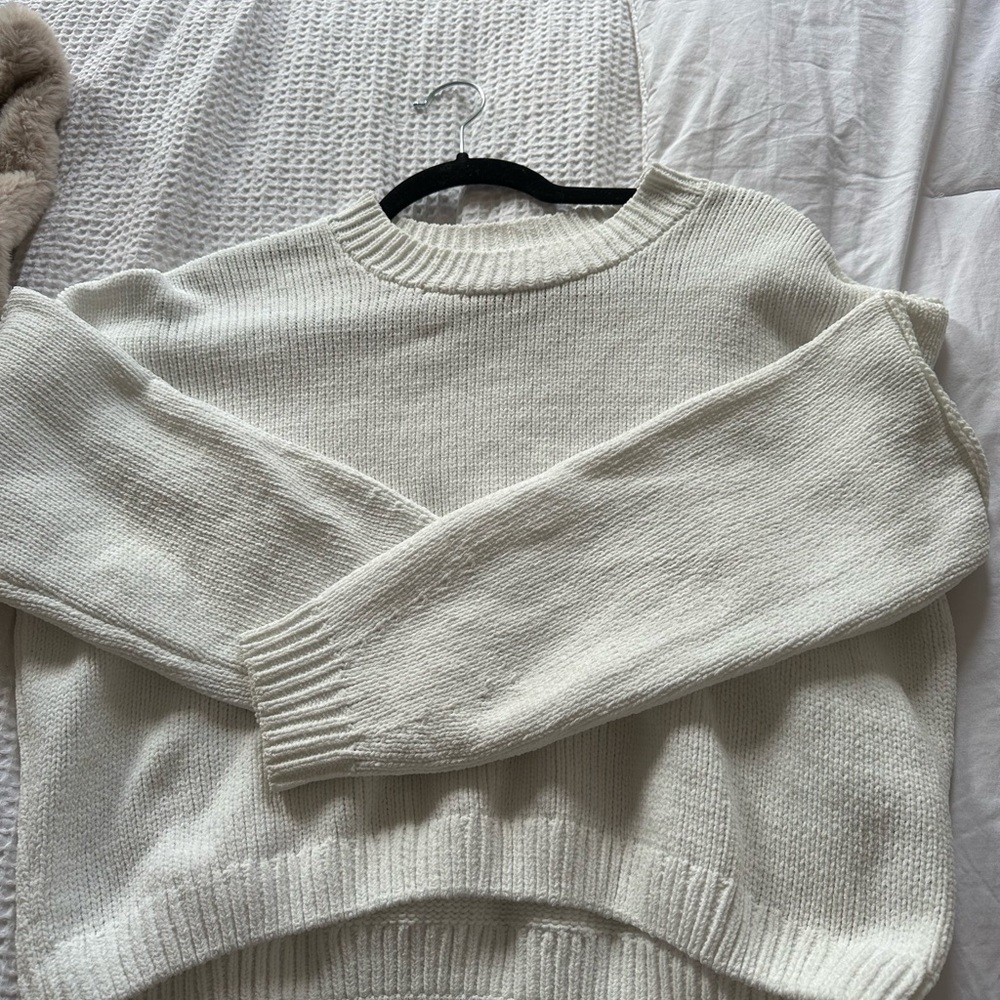 Hollister sweater